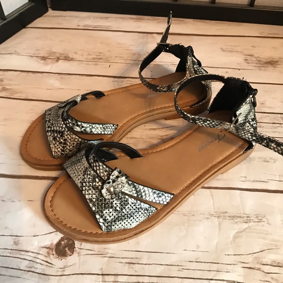 Sandals - Picture 2 of 3